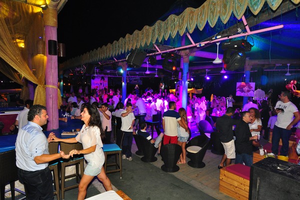 Saturday Night At Edde Sands